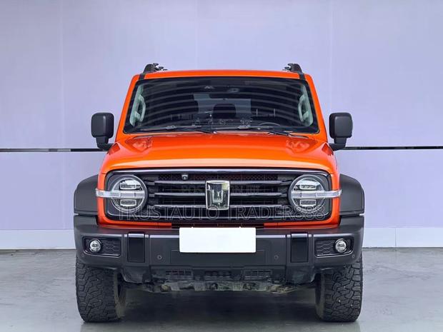 Tank 300 2021 Orange