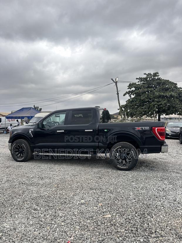 Ford F-150 XLT 2021 Black