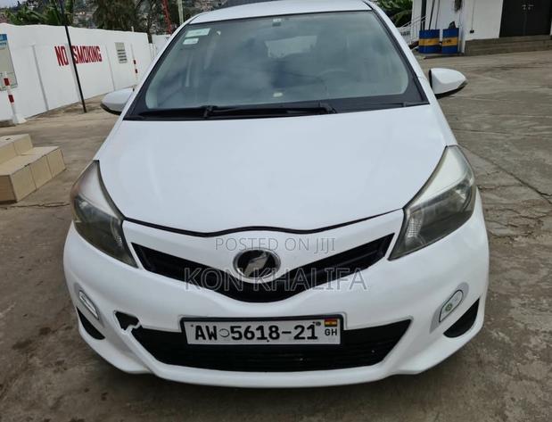 Toyota Vitz 1.3 FWD 5dr 2012 White