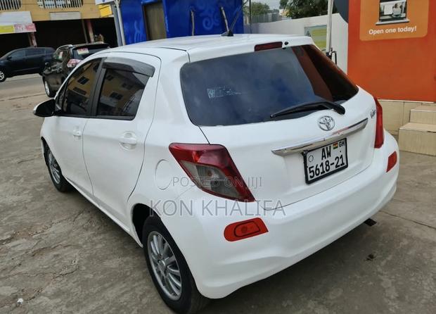 Toyota Vitz 1.3 FWD 5dr 2012 White