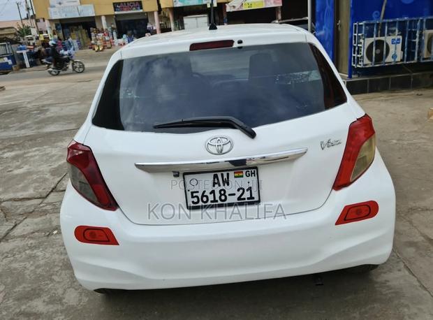 Toyota Vitz 1.3 FWD 5dr 2012 White
