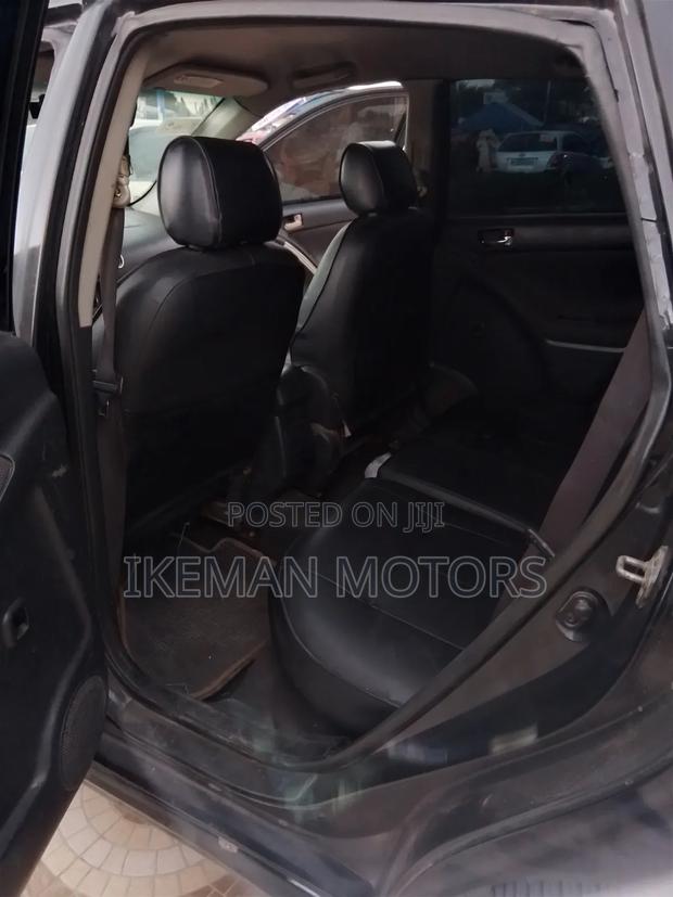 Toyota Matrix Hatchback FWD (1.8L 4cyl 5M) 2010 Black