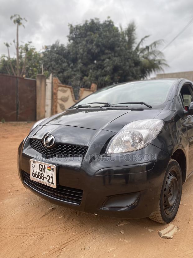 Toyota Vitz 1.3 FWD 5dr 2010 Black