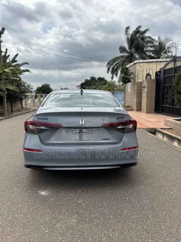 Honda Civic Sport Touring Hybrid Sedan 2026 Gray