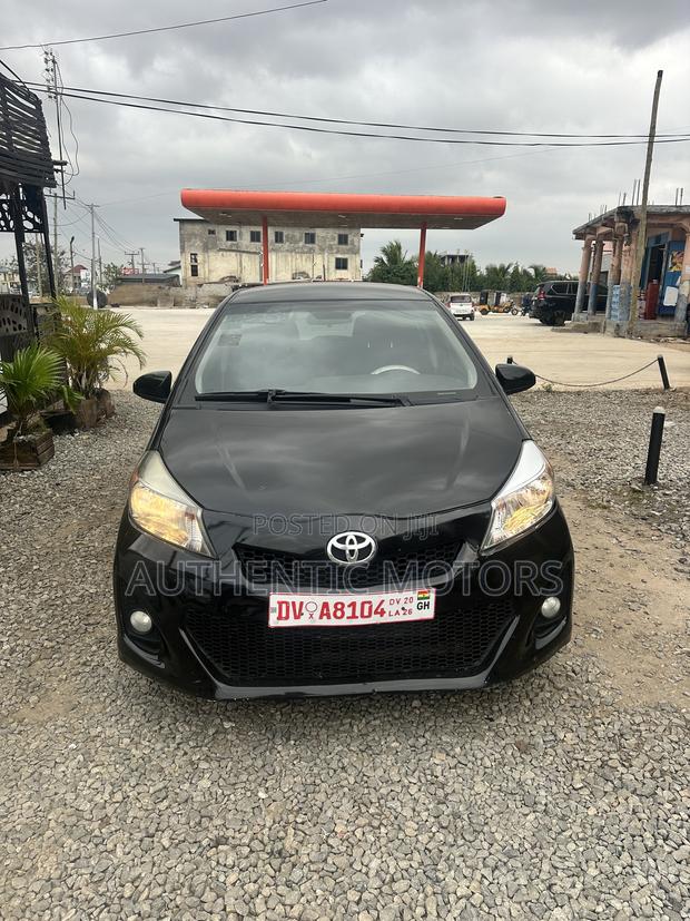 Toyota Yaris SE Hatchback 5dr 2012 Black