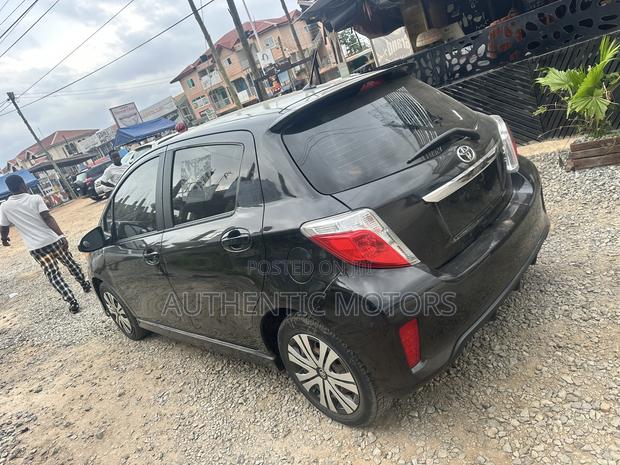 Toyota Yaris SE Hatchback 5dr 2012 Black