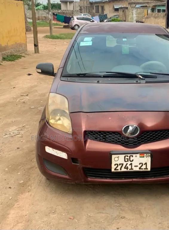 Toyota Vitz 2010 Red