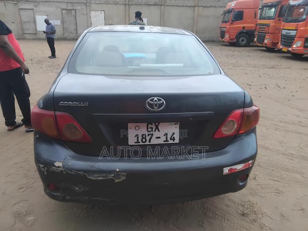 Toyota Corolla LE 4dr Sedan (1.8L 4 cyl 4A) 2009 Gray