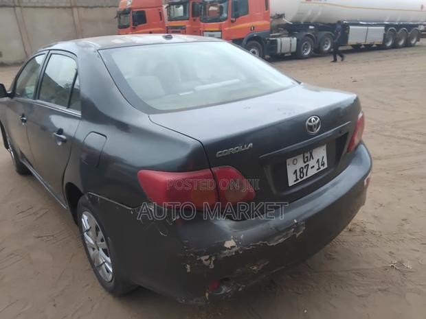 Toyota Corolla LE 4dr Sedan (1.8L 4 cyl 4A) 2009 Gray