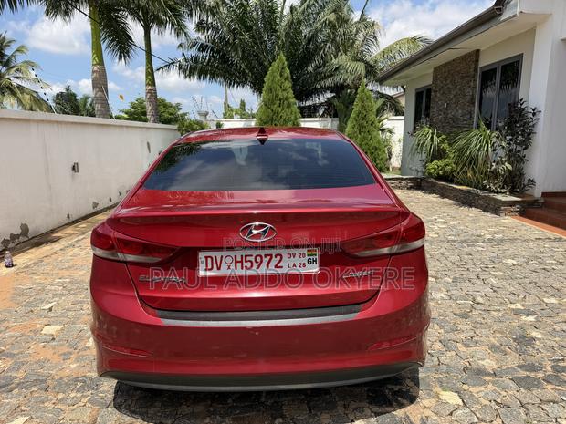 Hyundai Elantra Limited Sedan FWD (2.0L 4cyl 6A) 2017 Red