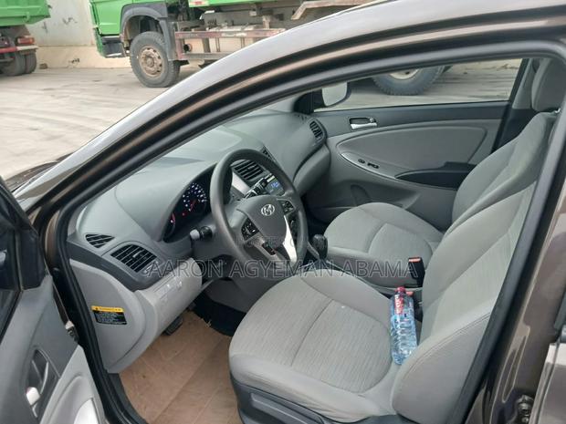 Hyundai Accent SE Sedan 2016 Brown