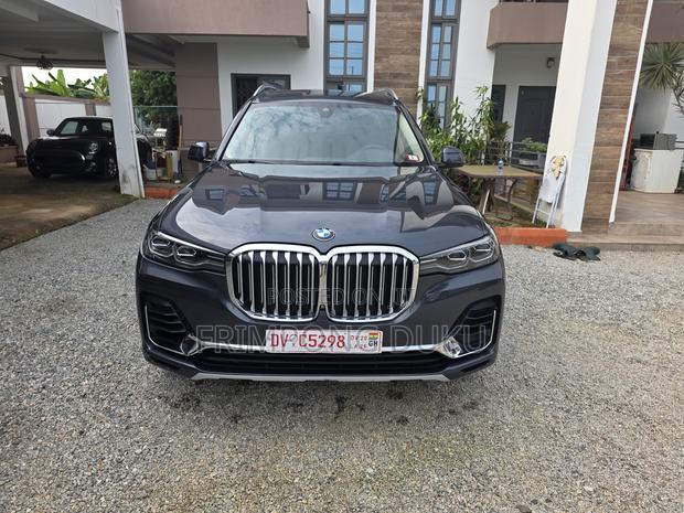 BMW X7 xDrive40i 2022 Gray