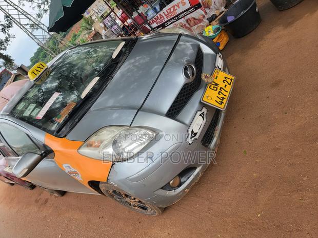 Toyota Vitz 2010 Brown