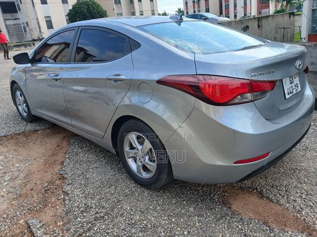 Hyundai Elantra 2016 Silver