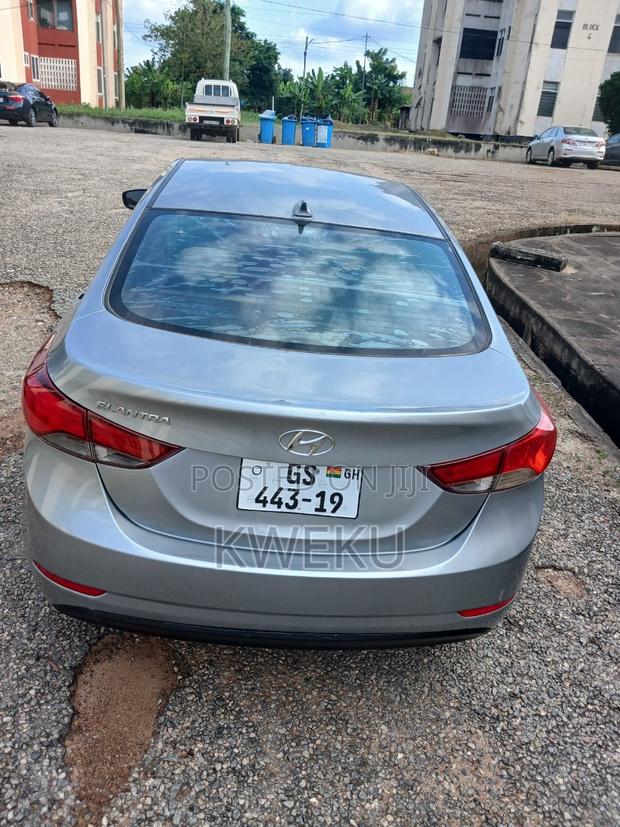 Hyundai Elantra 2016 Silver