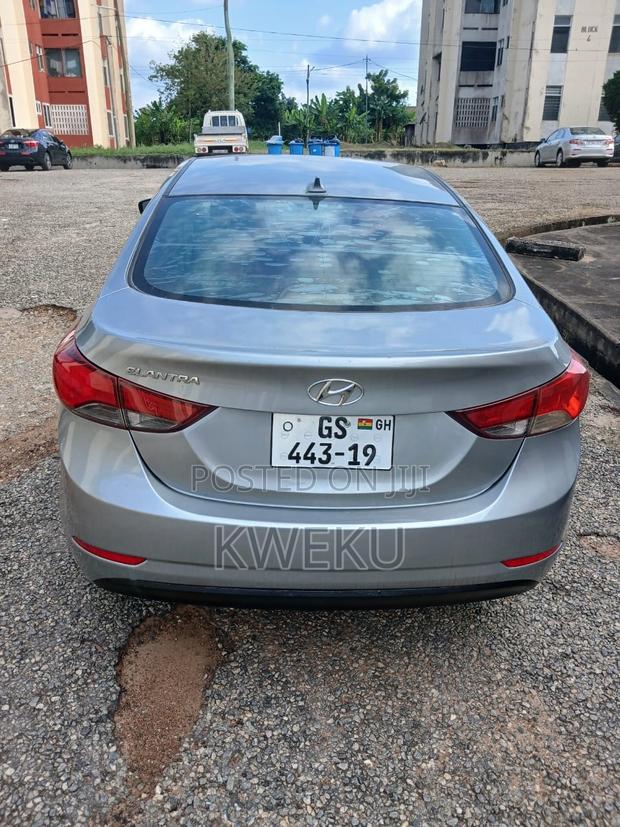 Hyundai Elantra 2016 Silver