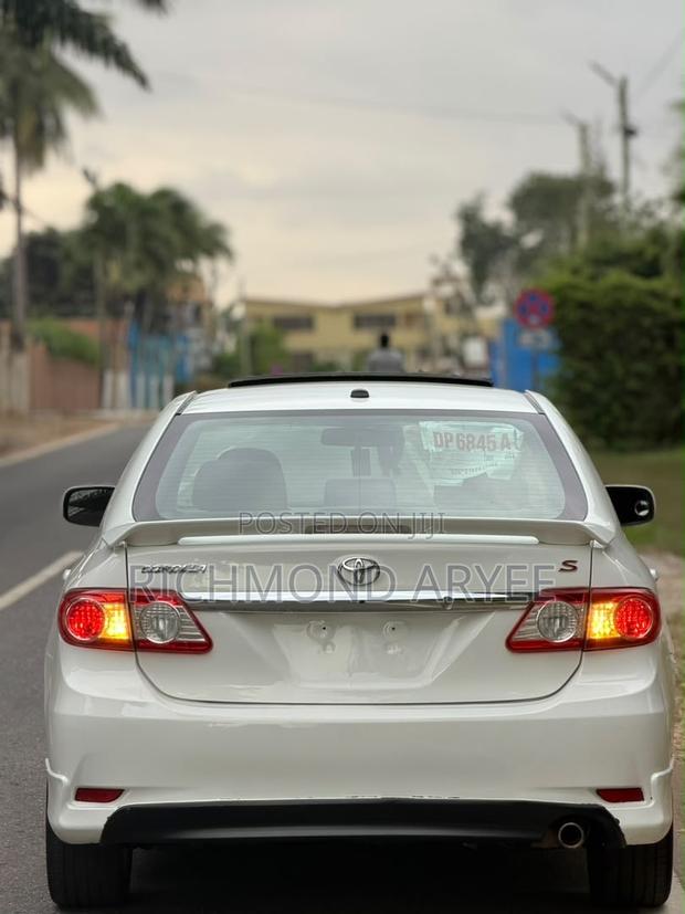 Toyota Corolla S Special Edition 4dr Sedan (1.8L 4cyl 4A) 2013 White