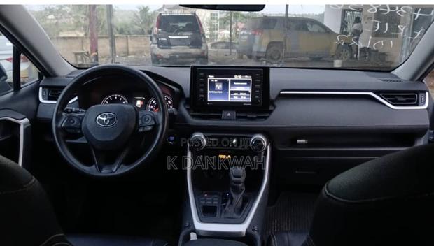 Toyota RAV4 XLE AWD 2020 Green