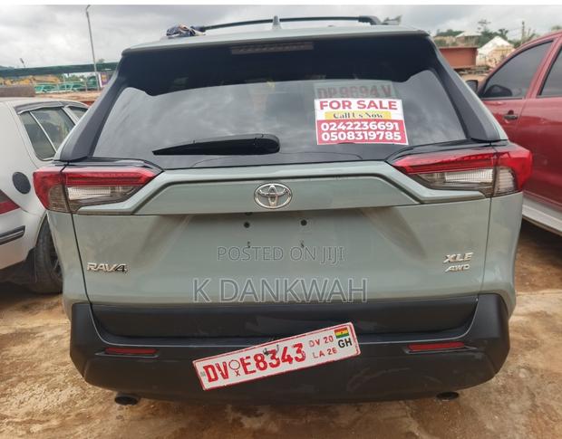 Toyota RAV4 XLE AWD 2020 Green