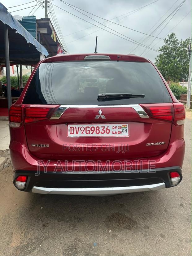 Mitsubishi Outlander 2016 Red
