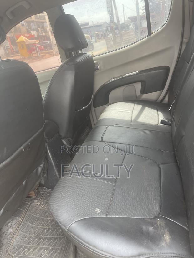 Mitsubishi L200 Club Cab 2.5 180hp 4WD 2013 Black