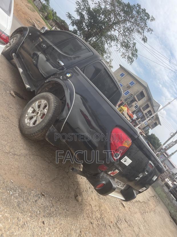 Mitsubishi L200 Club Cab 2.5 180hp 4WD 2013 Black