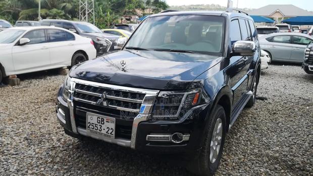 Mitsubishi Pajero 2010 Black