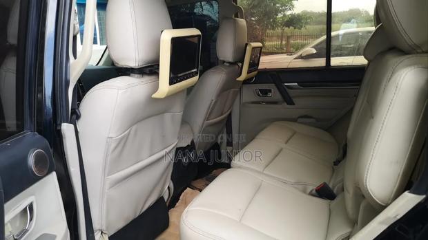 Mitsubishi Pajero 2010 Black