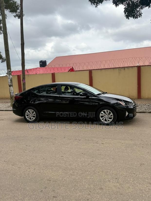 Hyundai Elantra SE 2020 Black