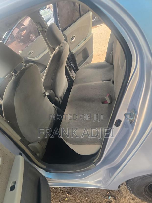 Toyota Vitz 2010 Silver