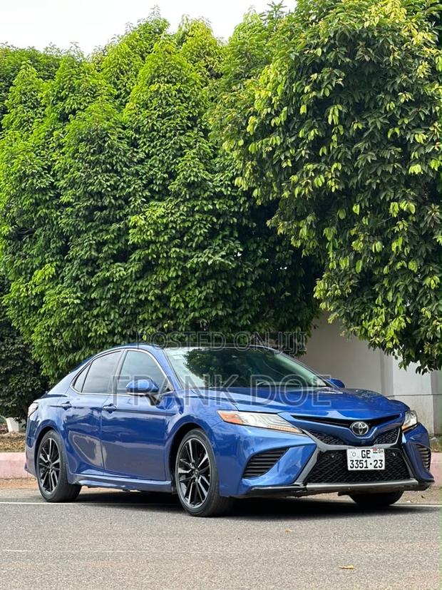 Toyota Camry XSE V6 (3.5L V6 8A) 2019 Blue