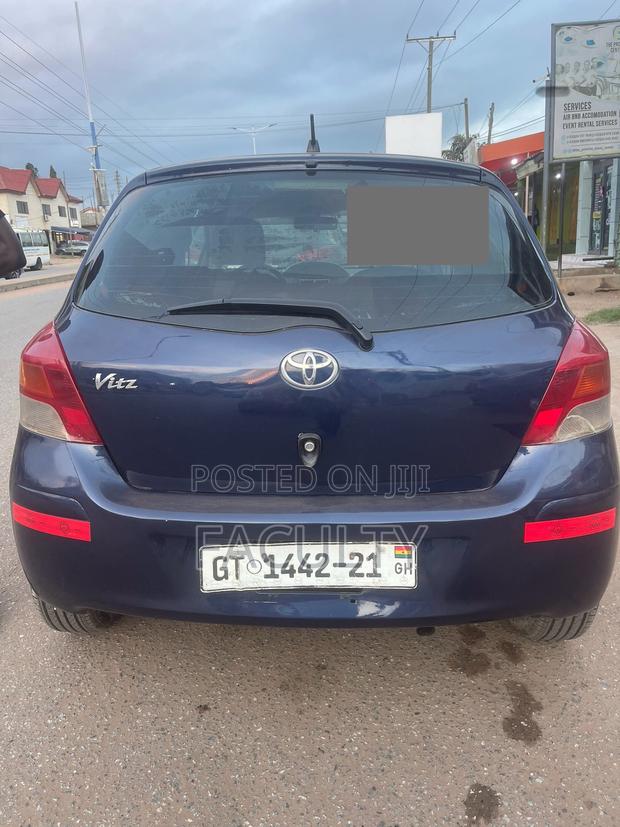Toyota Vitz 1.0 FWD 3dr 2010 Blue