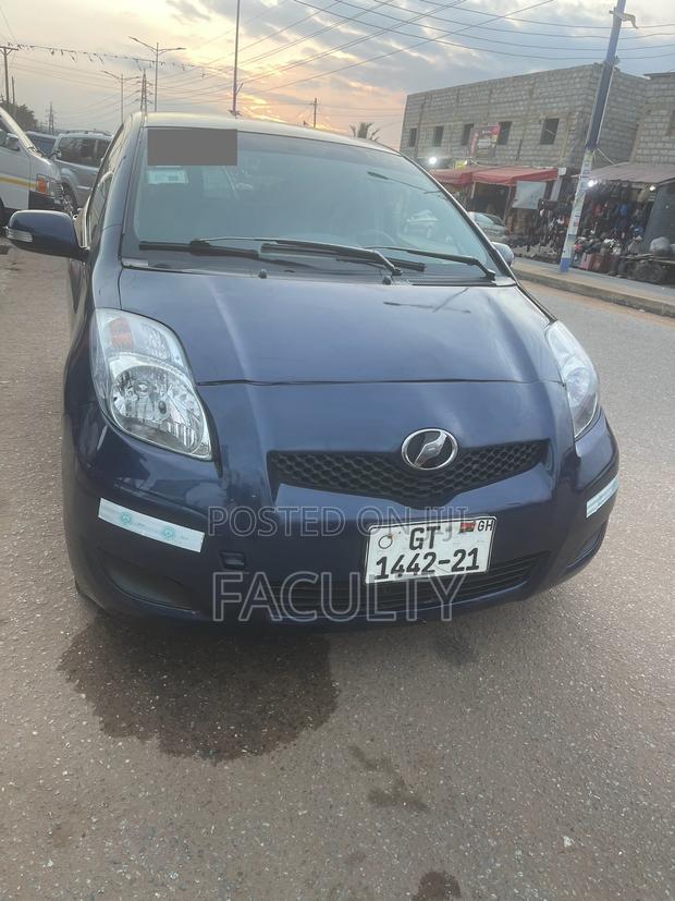 Toyota Vitz 1.0 FWD 3dr 2010 Blue