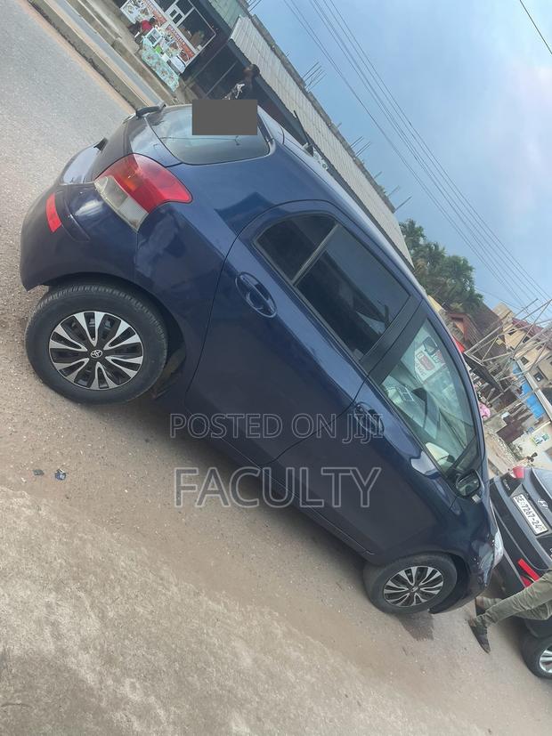 Toyota Vitz 1.0 FWD 3dr 2010 Blue