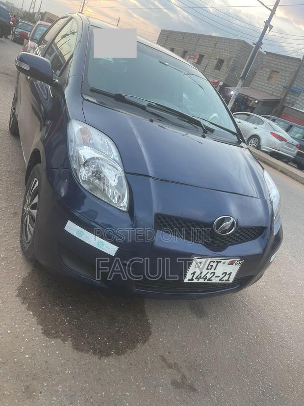 Toyota Vitz 1.0 FWD 3dr 2010 Blue