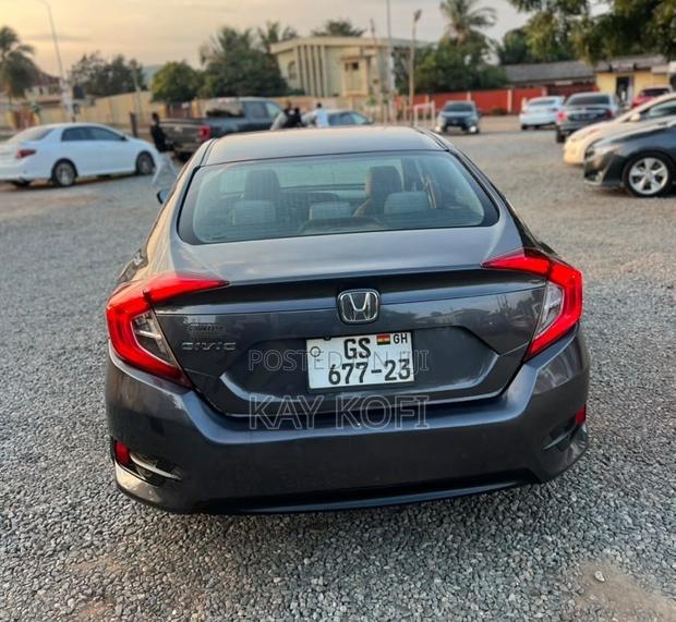 Honda Civic EX 4dr Sedan (2.0L 4cyl) 2017 Gray