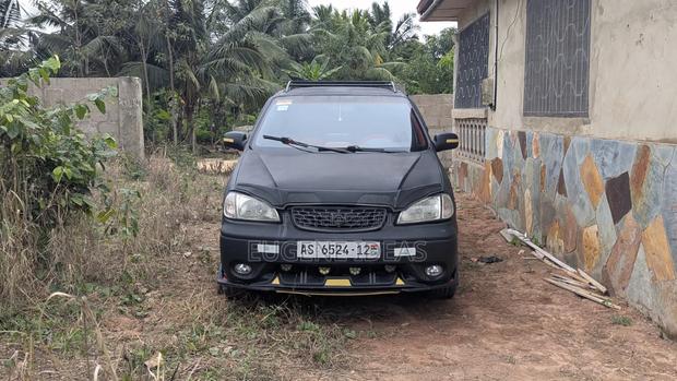 Kia Carens 2002 Black