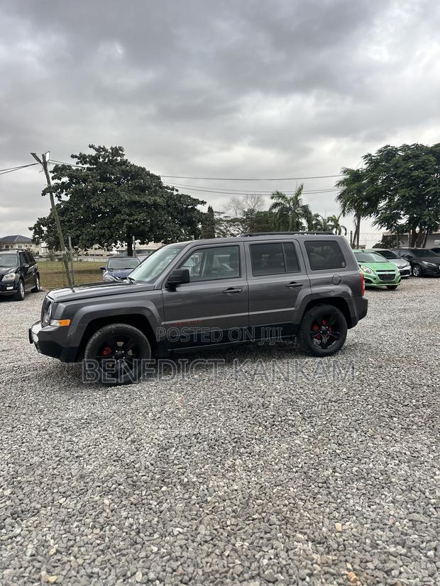 Jeep Patriot Latitude 4x4 2016 Black