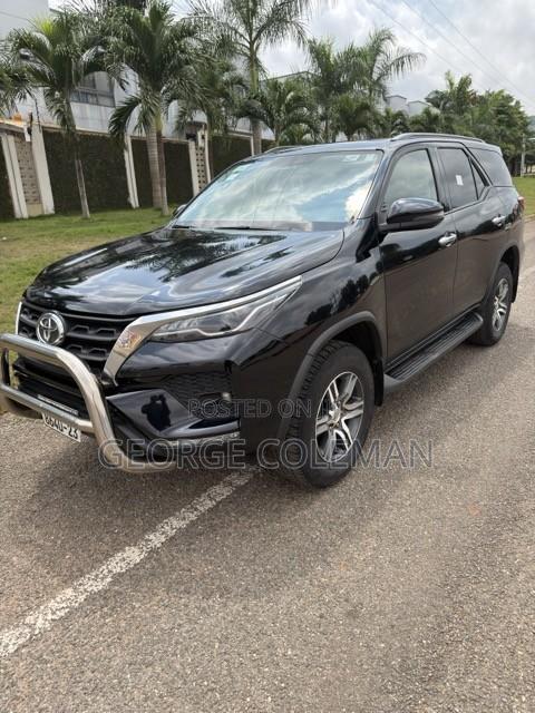 Toyota Fortuner 2023 Black