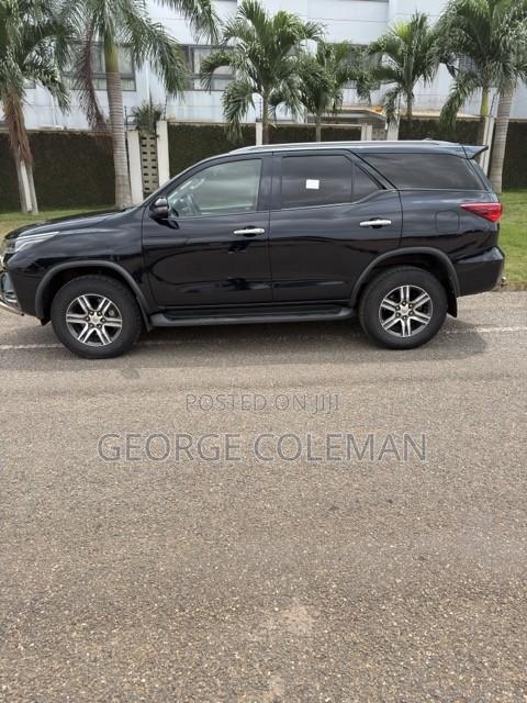 Toyota Fortuner 2023 Black