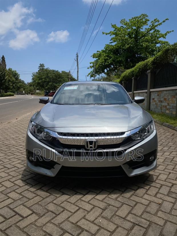 Honda Civic EX 4dr Hatchback (1.5L 4cyl) 2017 Silver