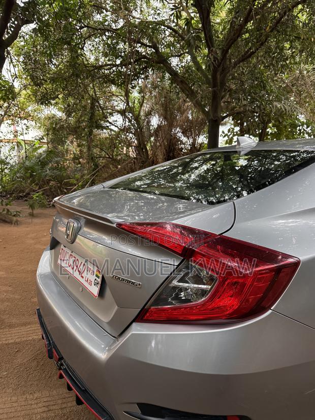 Honda Civic Touring 4dr Sedan (1.5L 4cyl) 2016 Silver