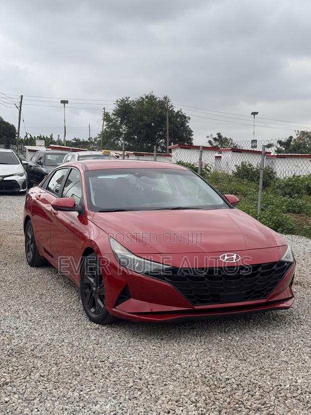 Hyundai Elantra Limited 2022 Red