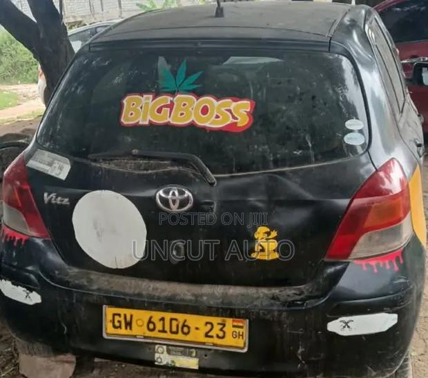 Toyota Vitz 2010 Black
