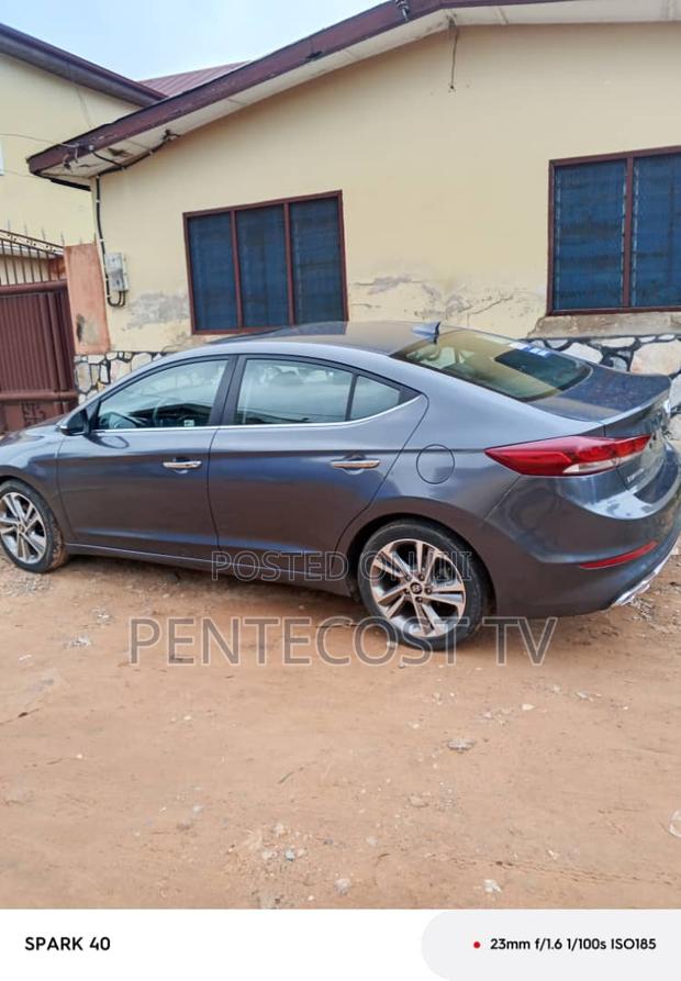 Hyundai Elantra Limited 2018 Gray
