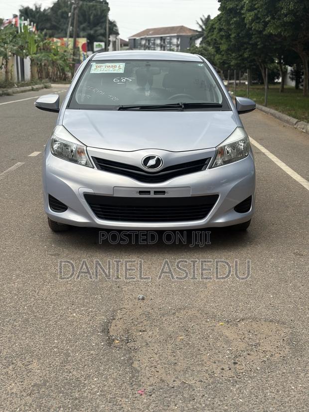 Toyota Vitz 1.3 AWD 3dr 2013 Silver