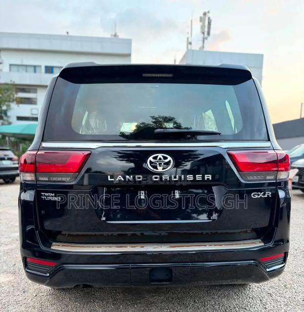 New Toyota Land Cruiser LC300 2025 Black