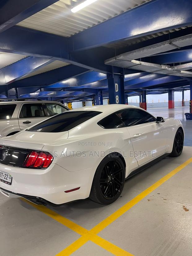 Ford Mustang GT Fastback 2016 White