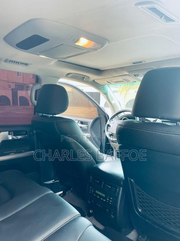 Toyota Land Cruiser 5.7 V8 VX-S 2013 Black