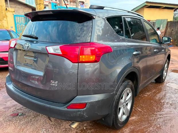 Toyota RAV4 XLE 4dr SUV AWD (2.5L 4cyl 6A) 2015 Teal
